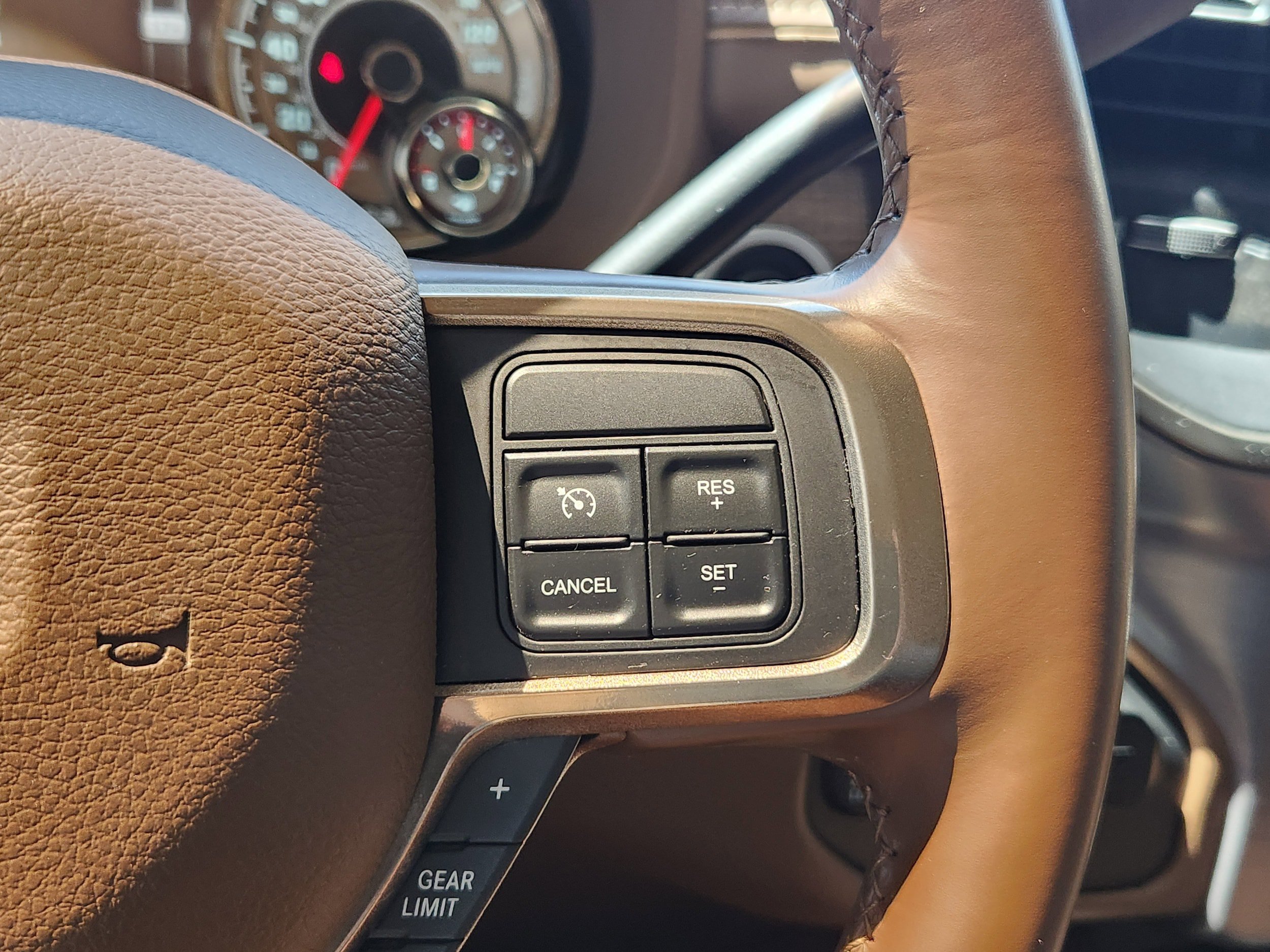 Used 2022 RAM 2500 Limited AWD/4WD image 31