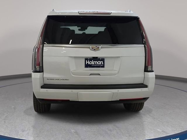 Used 2018 Cadillac Escalade Luxury AWD/4WD image 7