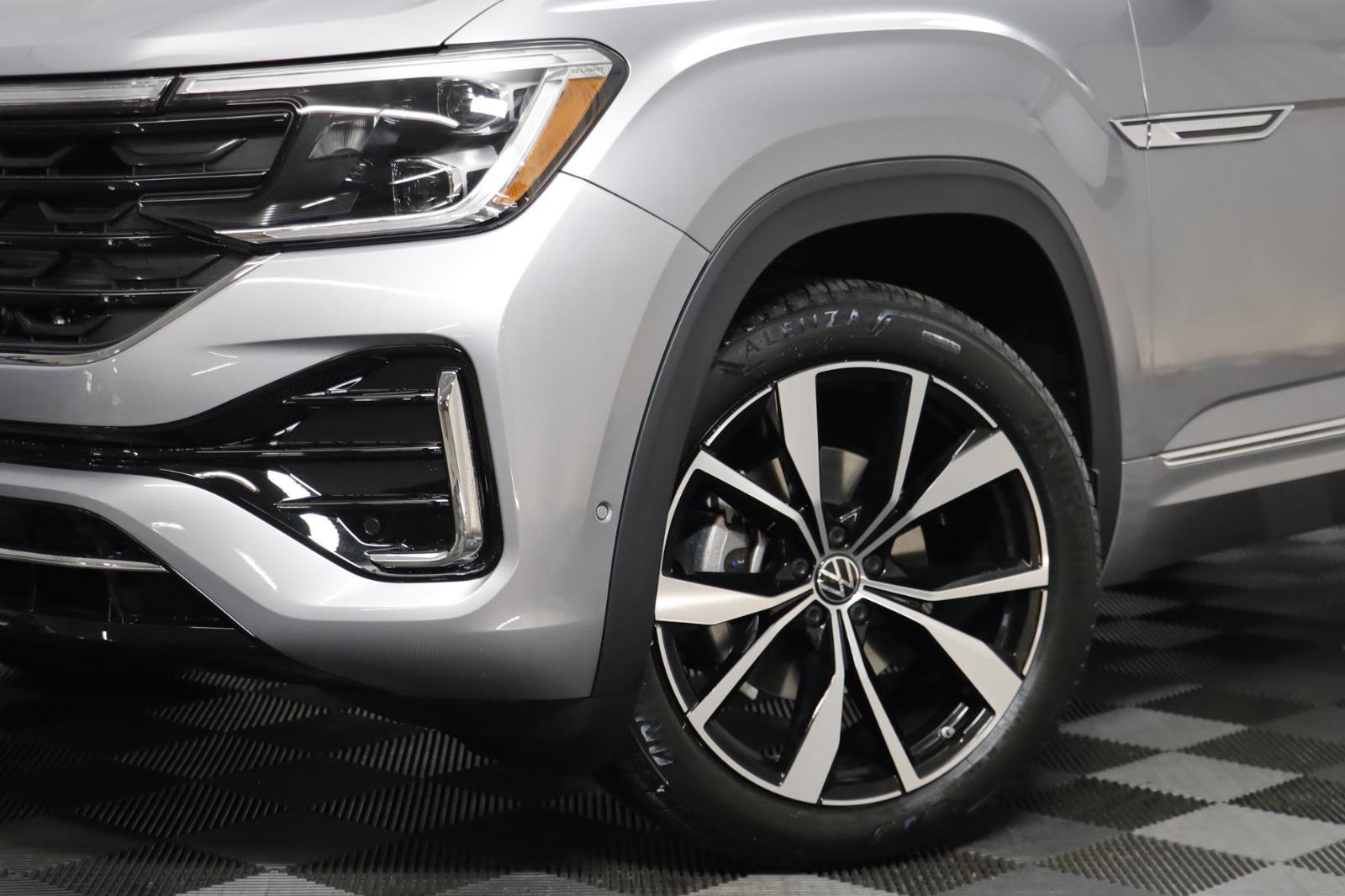 New 2026 Volkswagen Atlas Cross Sport SEL Premium R-Line image 3