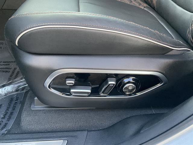 Used 2025 Jeep Grand Cherokee Summit w/ Obsidian Package image 10