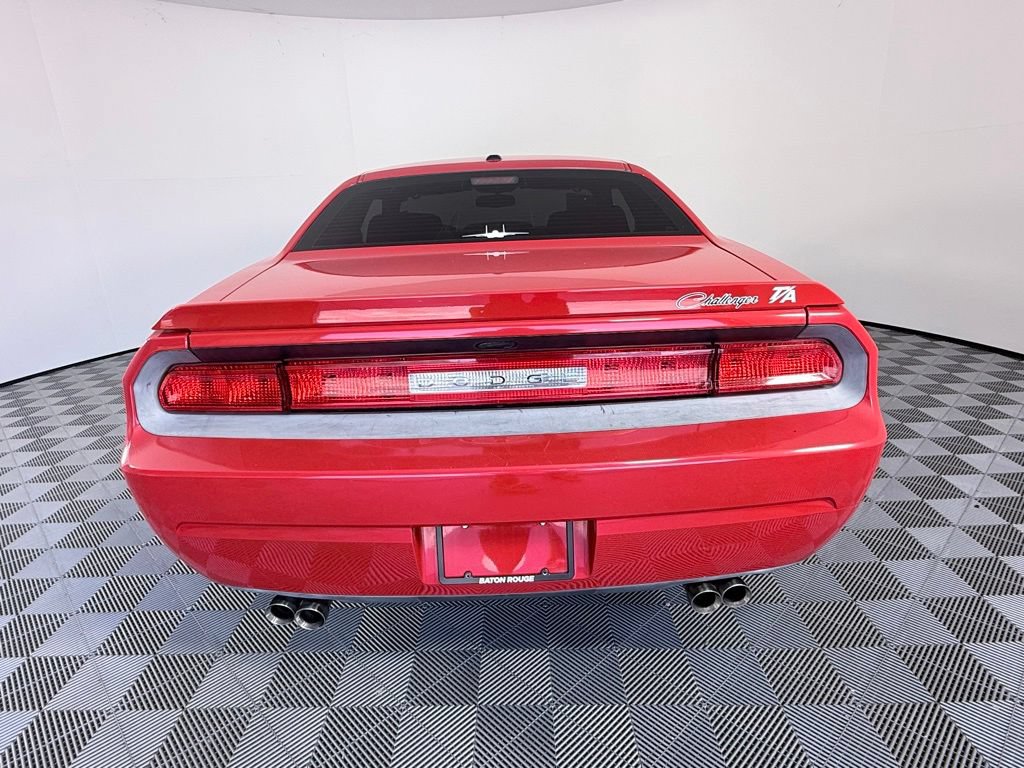 Used 2014 Dodge Challenger R/T RWD image 4