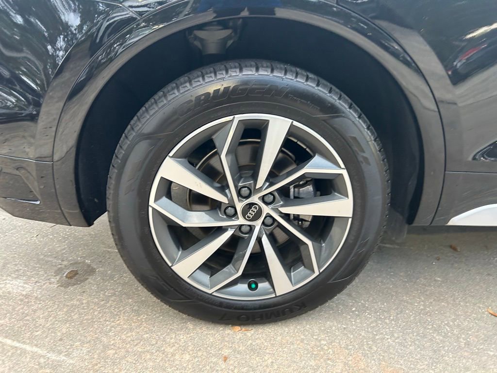 Used 2023 Audi Q5 2.0T Premium w/ Convenience Package image 27