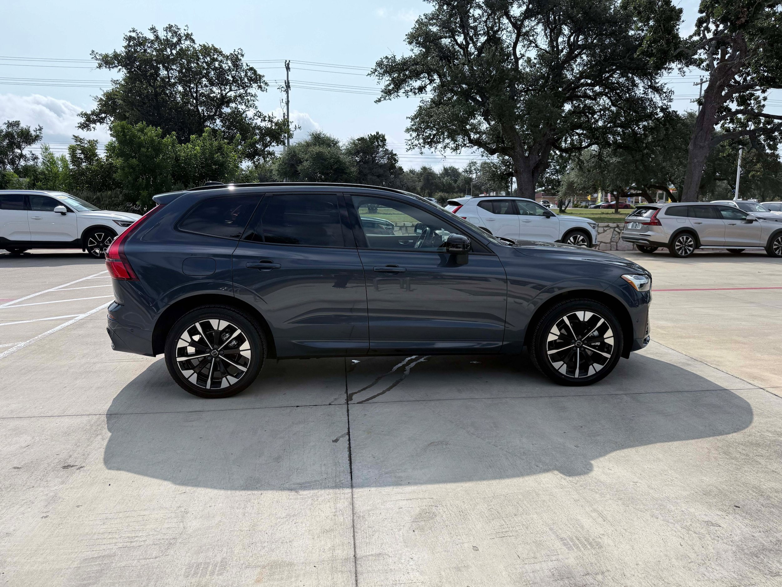 Certified 2026 Volvo XC60 B5 Plus AWD/4WD image 7