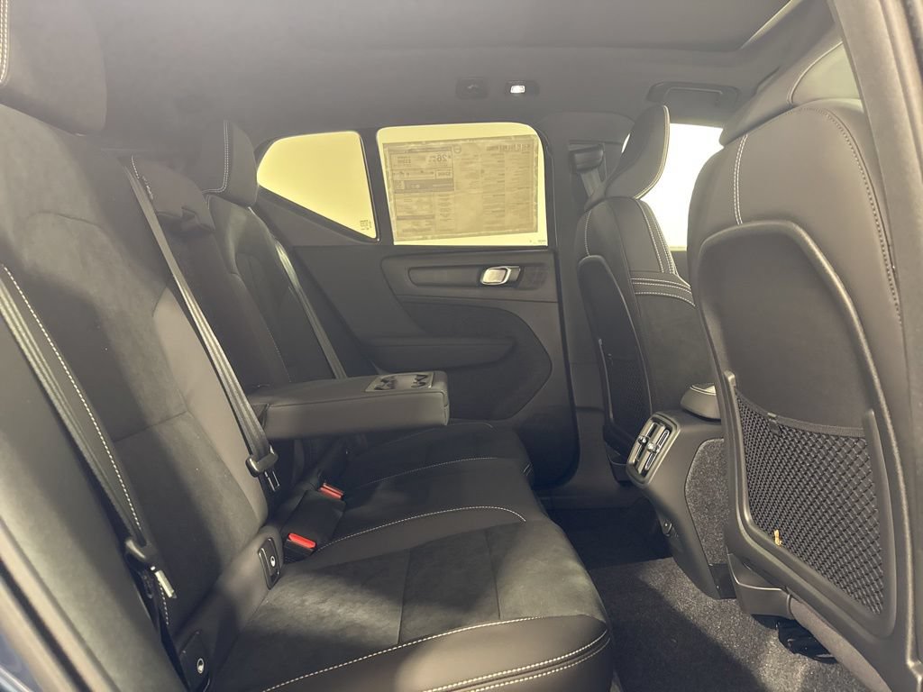 New 2026 Volvo XC40 B5 Ultra w/ Climate Package AWD/4WD image 24
