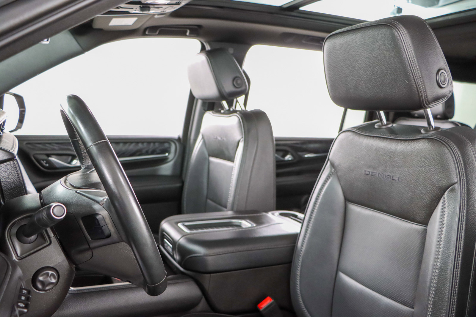 Used 2023 GMC Yukon XL Denali AWD/4WD image 27