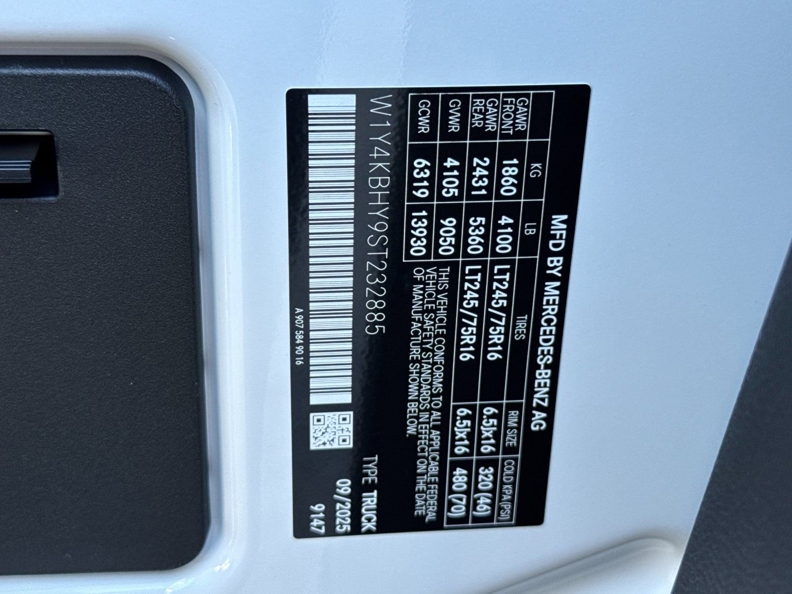 New 2025 Mercedes-Benz Sprinter 2500 image 28