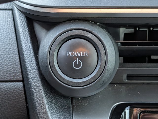 Used 2025 Toyota Prius LE FWD image 18