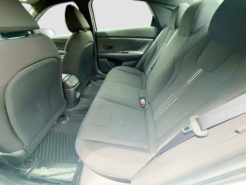 Used 2025 Hyundai Elantra Sport FWD image 20