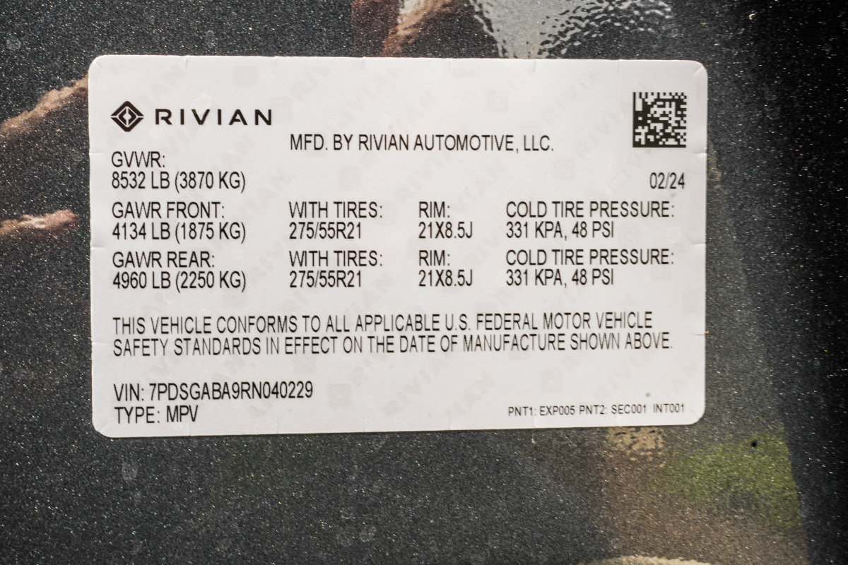 Used 2024 Rivian R1S Adventure Quad AWD/4WD image 40