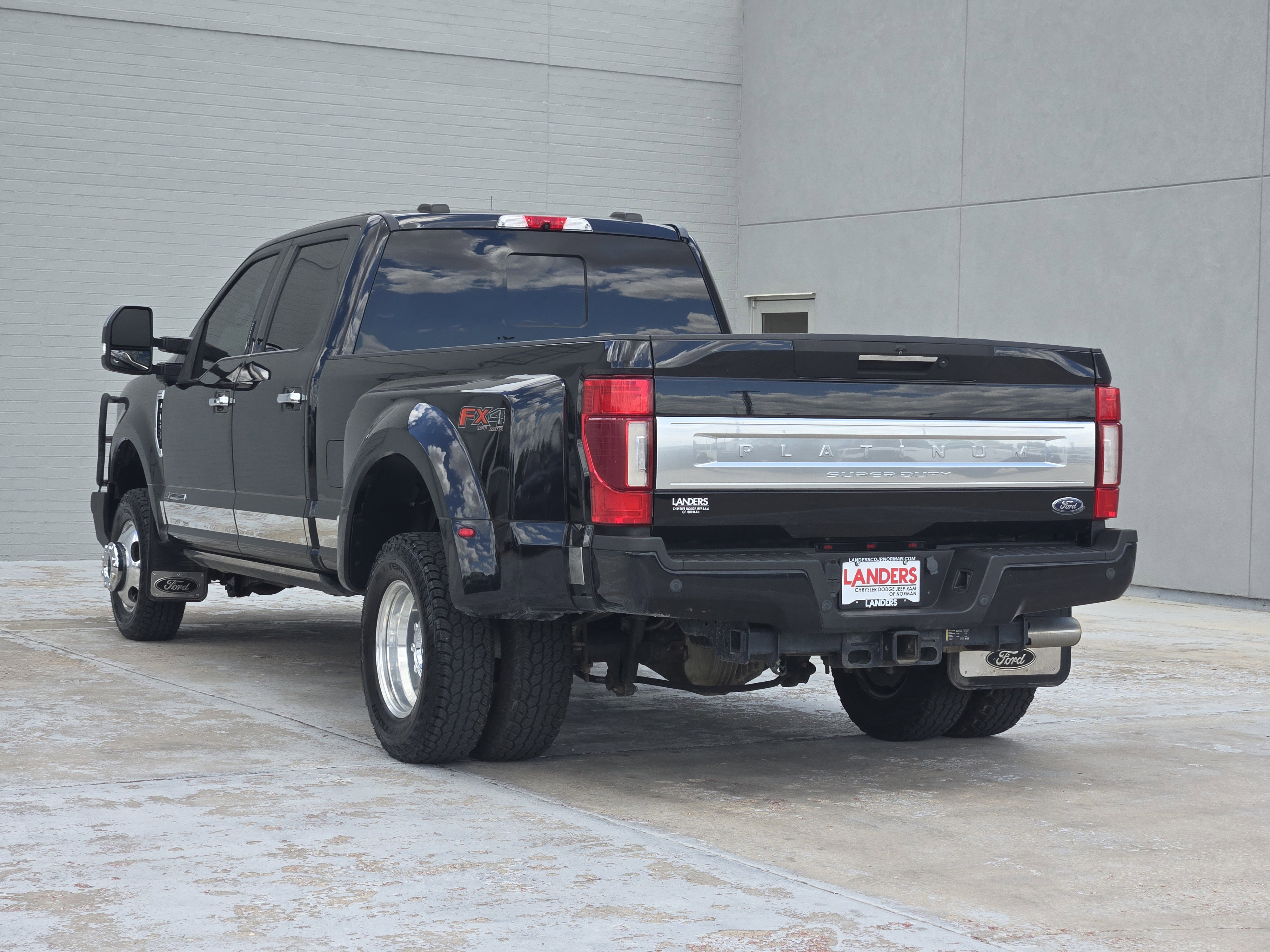 Used 2020 Ford F350 Platinum AWD/4WD image 6