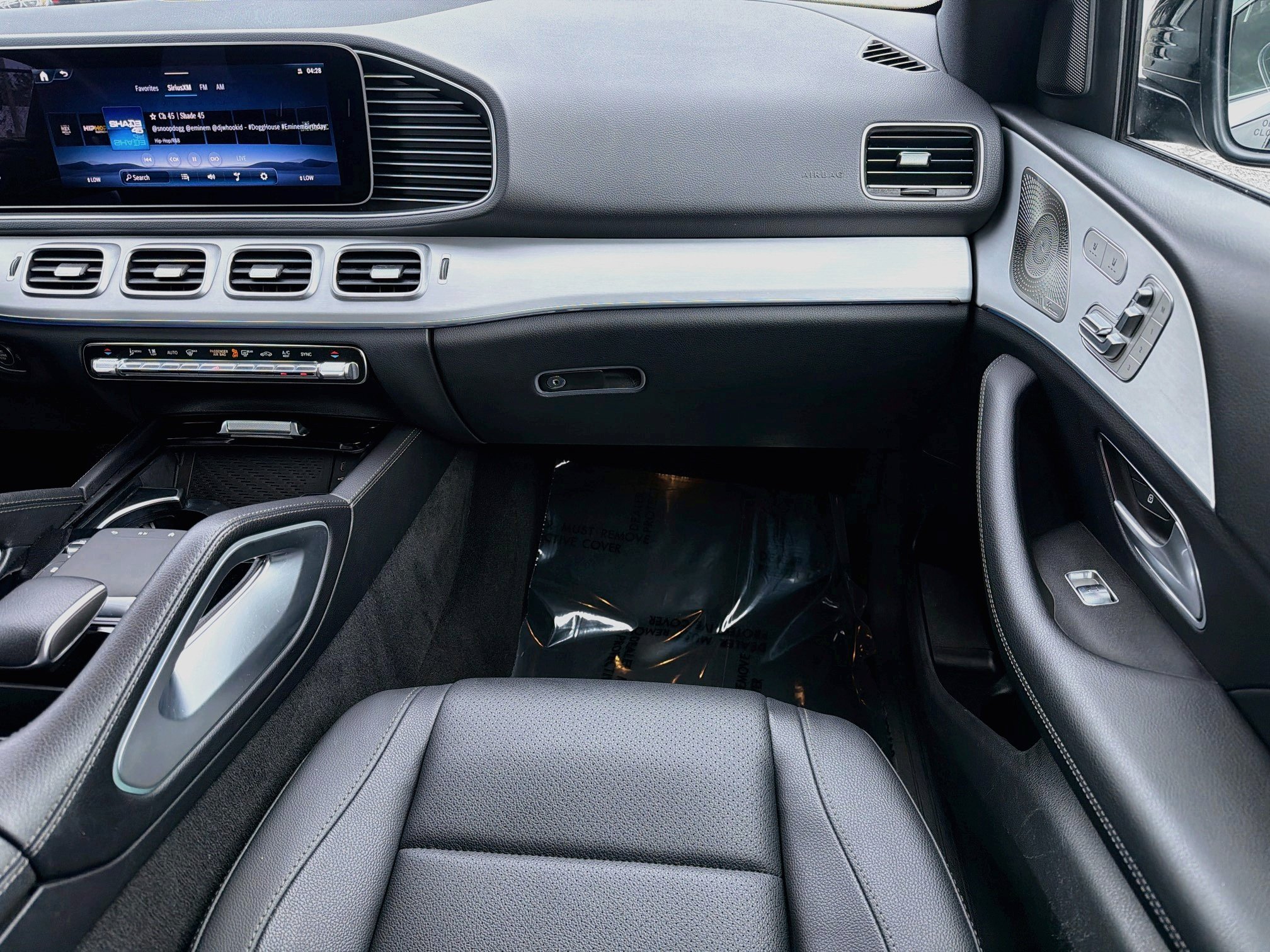 Used 2025 Mercedes-Benz GLE 350 4MATIC w/ Driver Assistance Package image 18