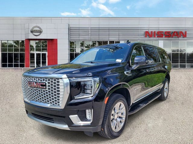 Used 2021 GMC Yukon XL Denali image 9