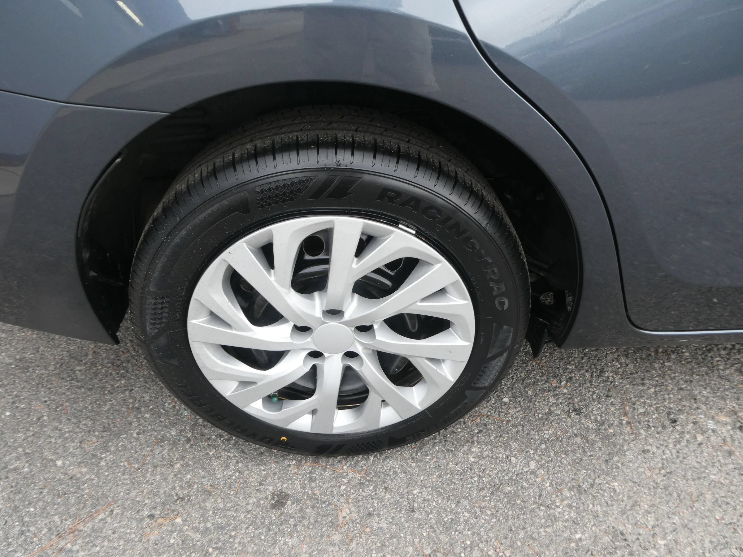 Used 2019 Toyota Corolla LE FWD image 29