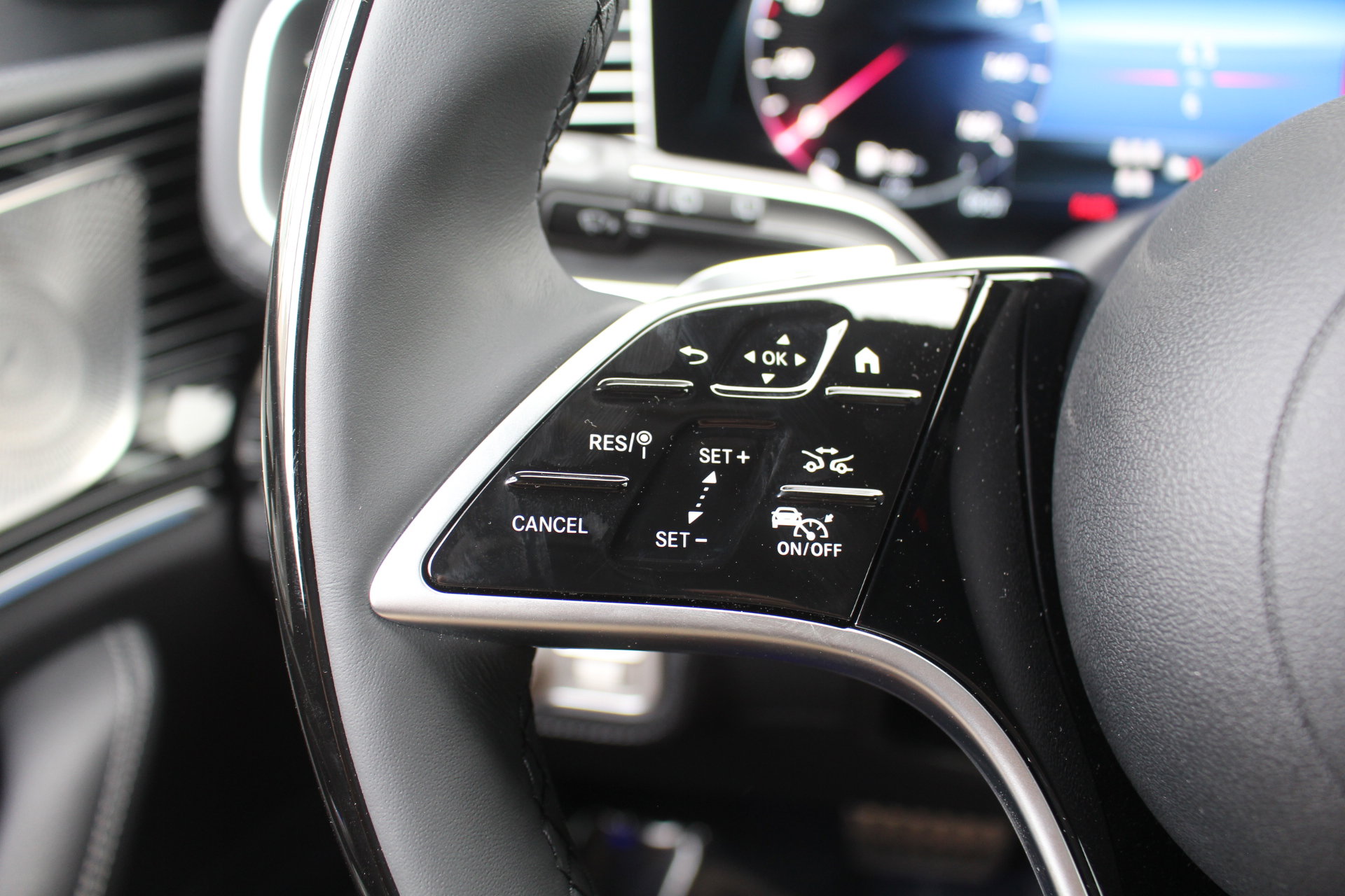 New 2026 Mercedes-Benz GLS 580 4MATIC image 28