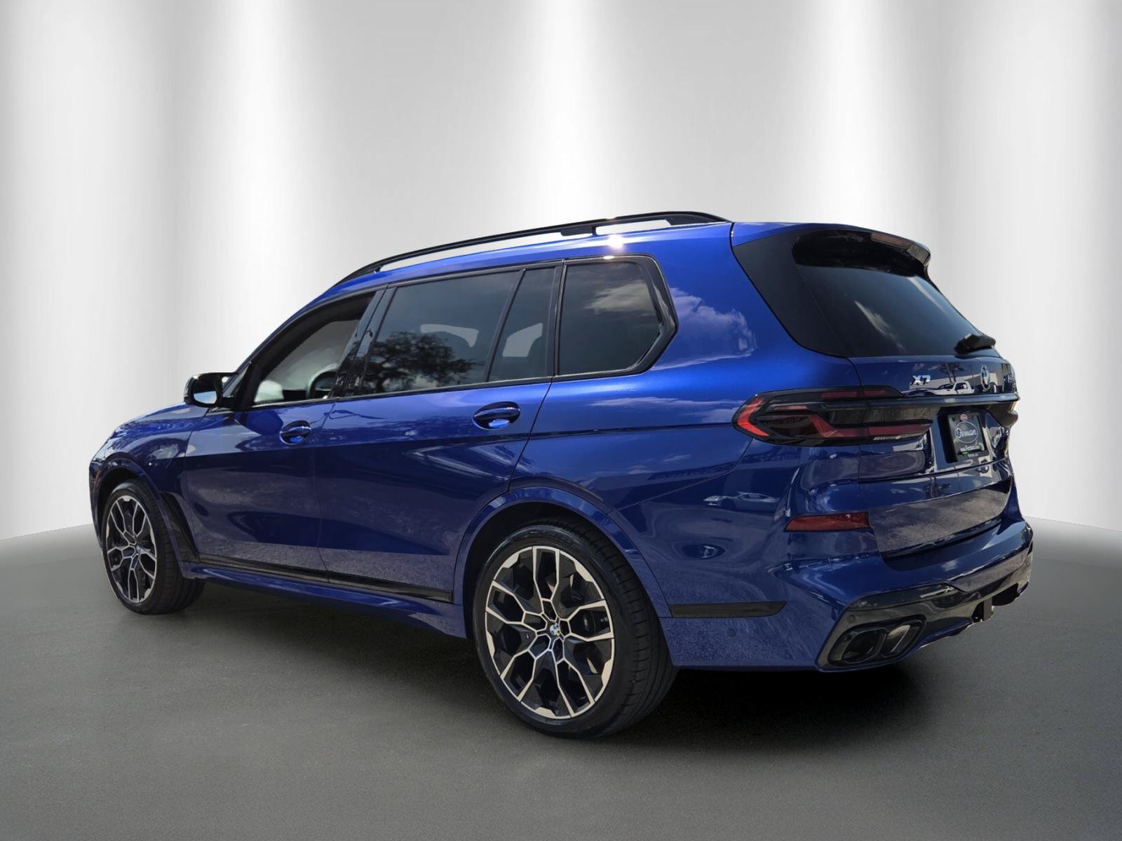 Used 2026 BMW X7 M60i AWD/4WD image 5