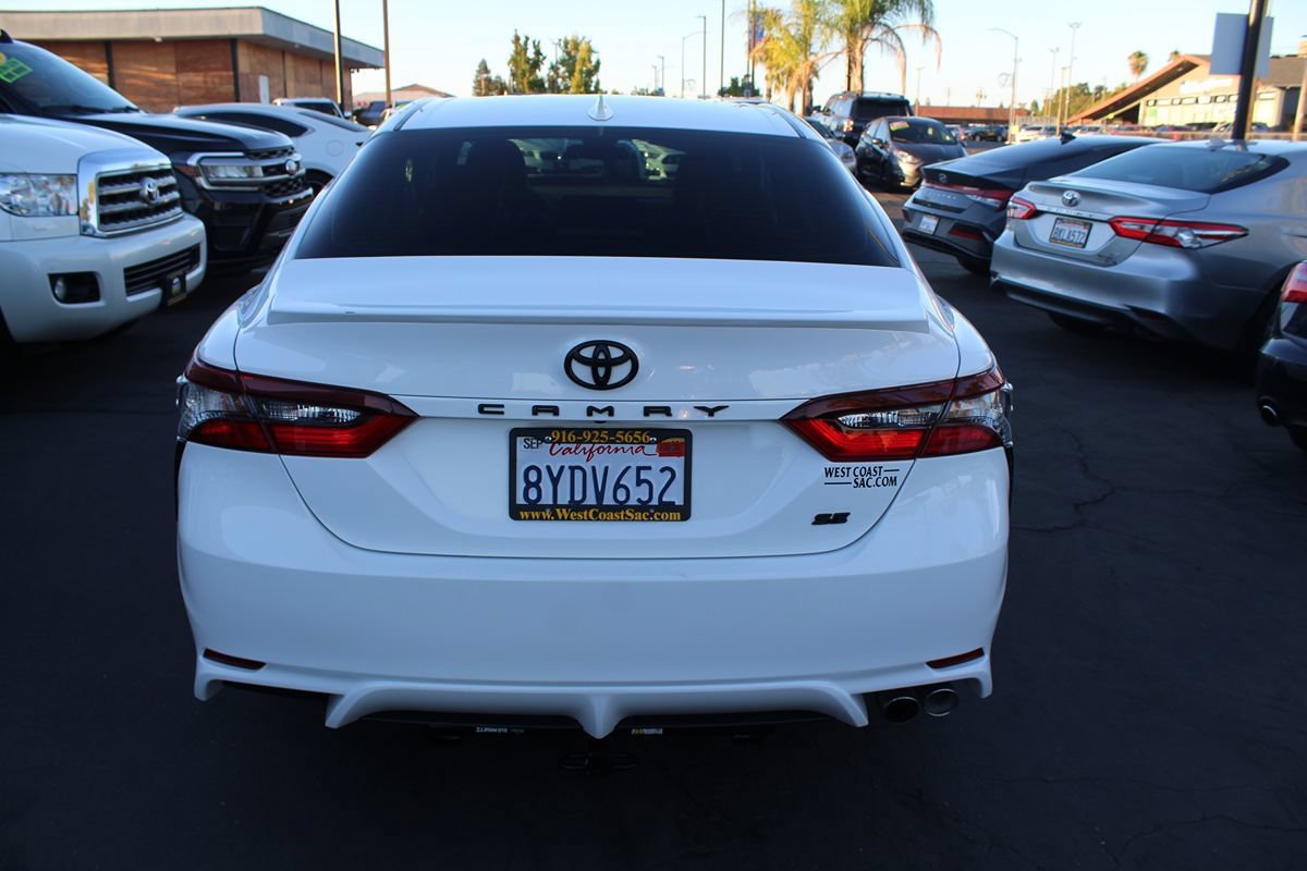 Used 2022 Toyota Camry SE w/ Carpet Mat Package (TMS) FWD image 6