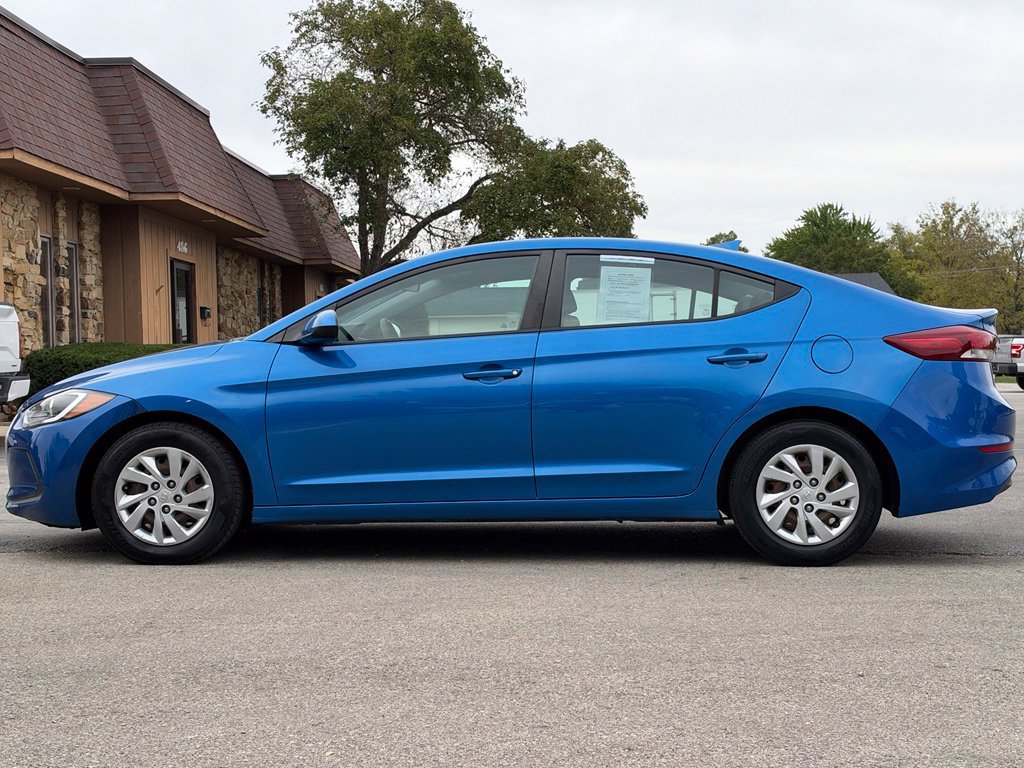 Used 2017 Hyundai Elantra SE FWD image 2