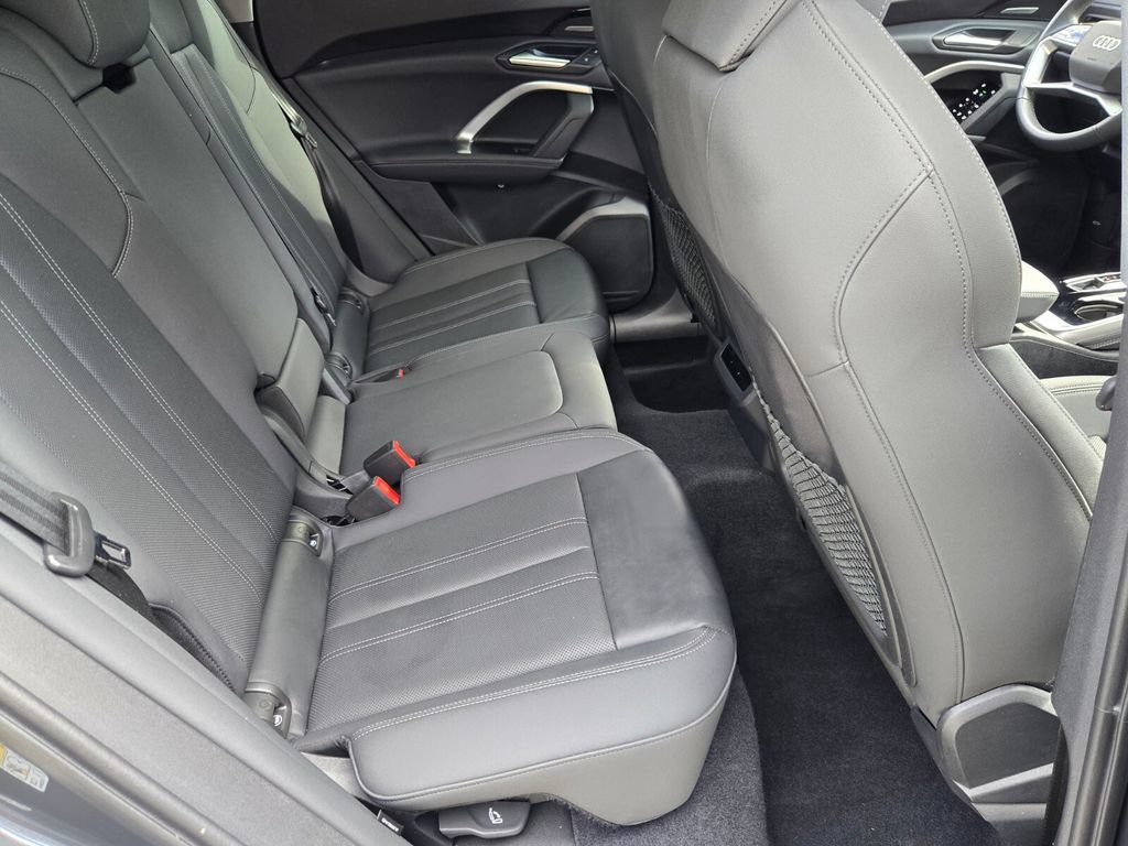 Certified 2025 Audi Q5 Premium Plus w/ Premium Plus AWD/4WD image 16