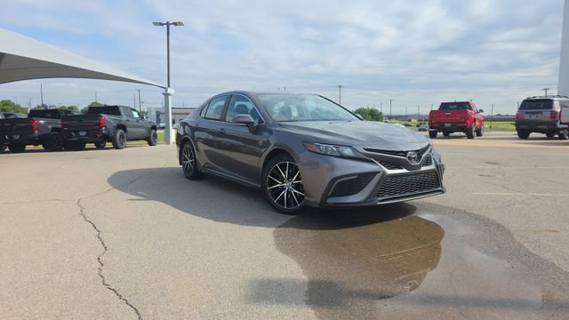 Used 2024 Toyota Camry SE w/ Convenience Package FWD image 9