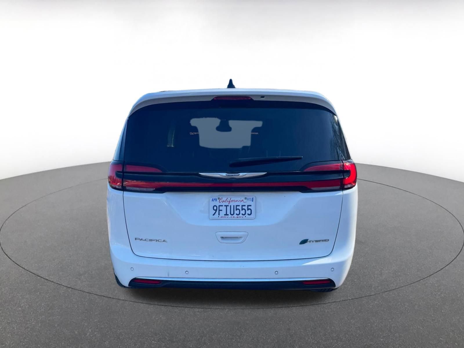 Used 2023 Chrysler Pacifica Touring-L image 16