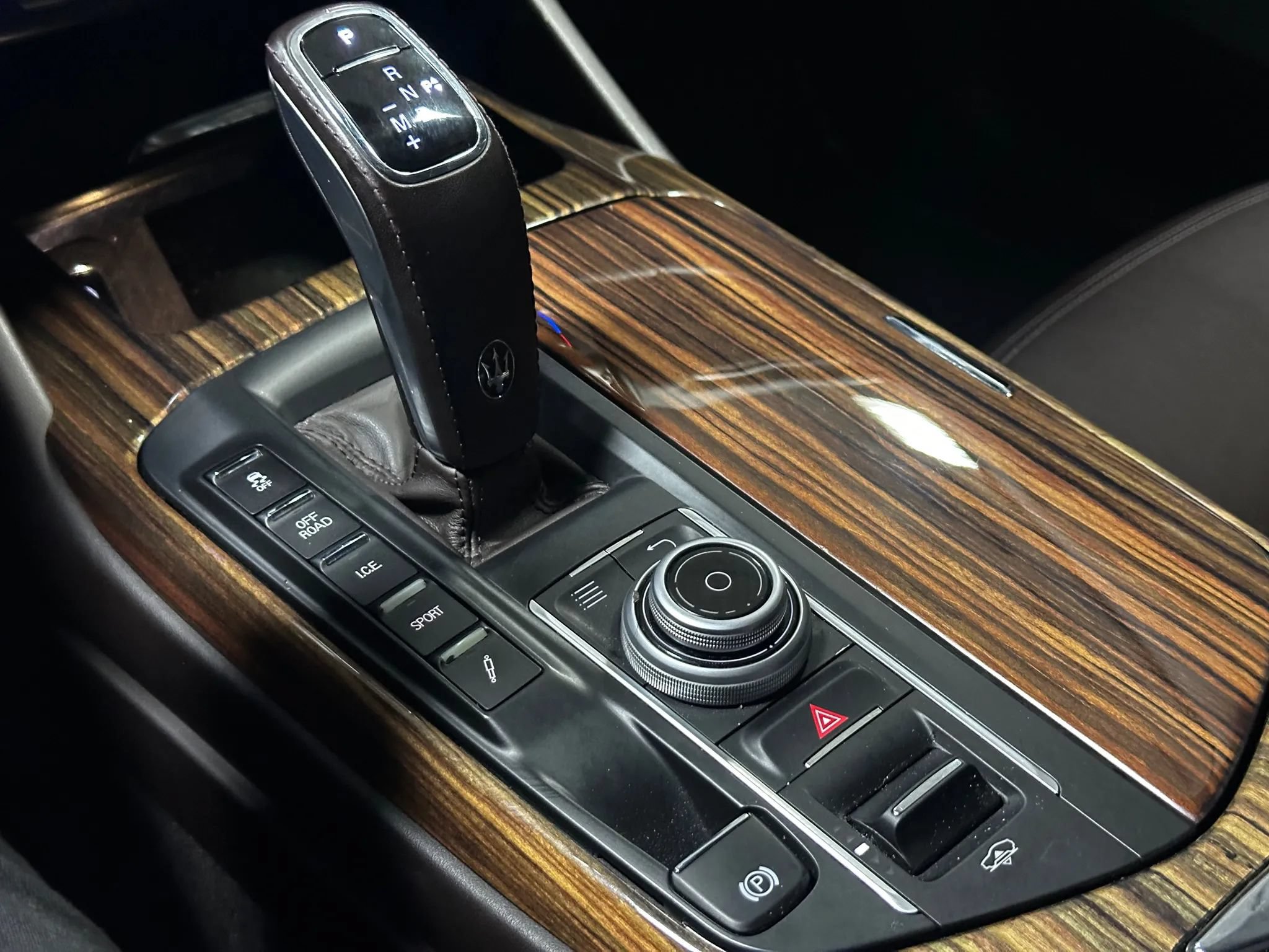 Used 2019 Maserati Levante GranLusso AWD/4WD image 47