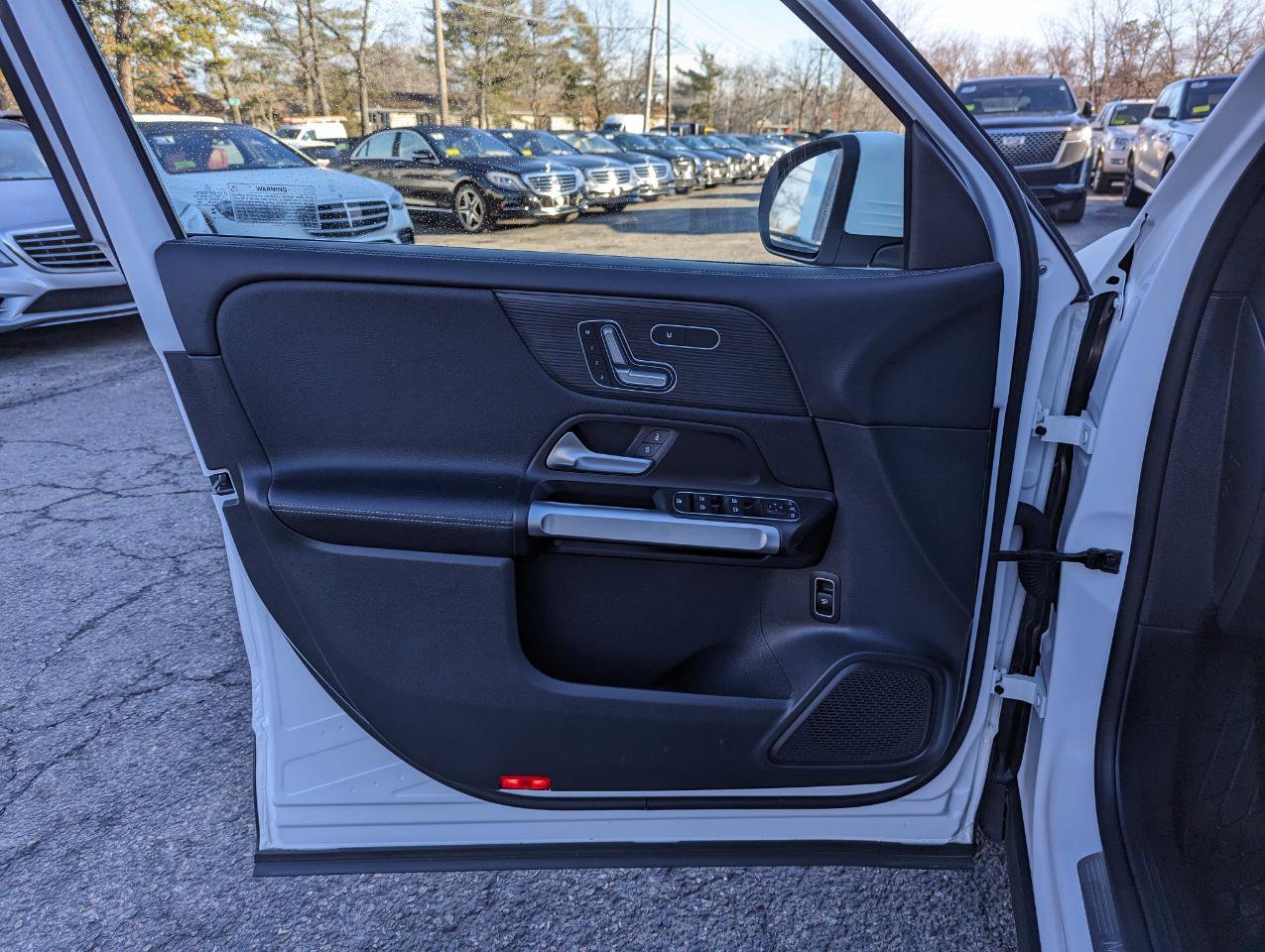 Used 2023 Mercedes-Benz GLB 250 GLB 250 4MATIC SUV image 11