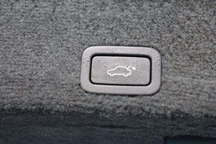 Used 2015 Volvo XC60 T5 Premier w/ Protection Package image 16