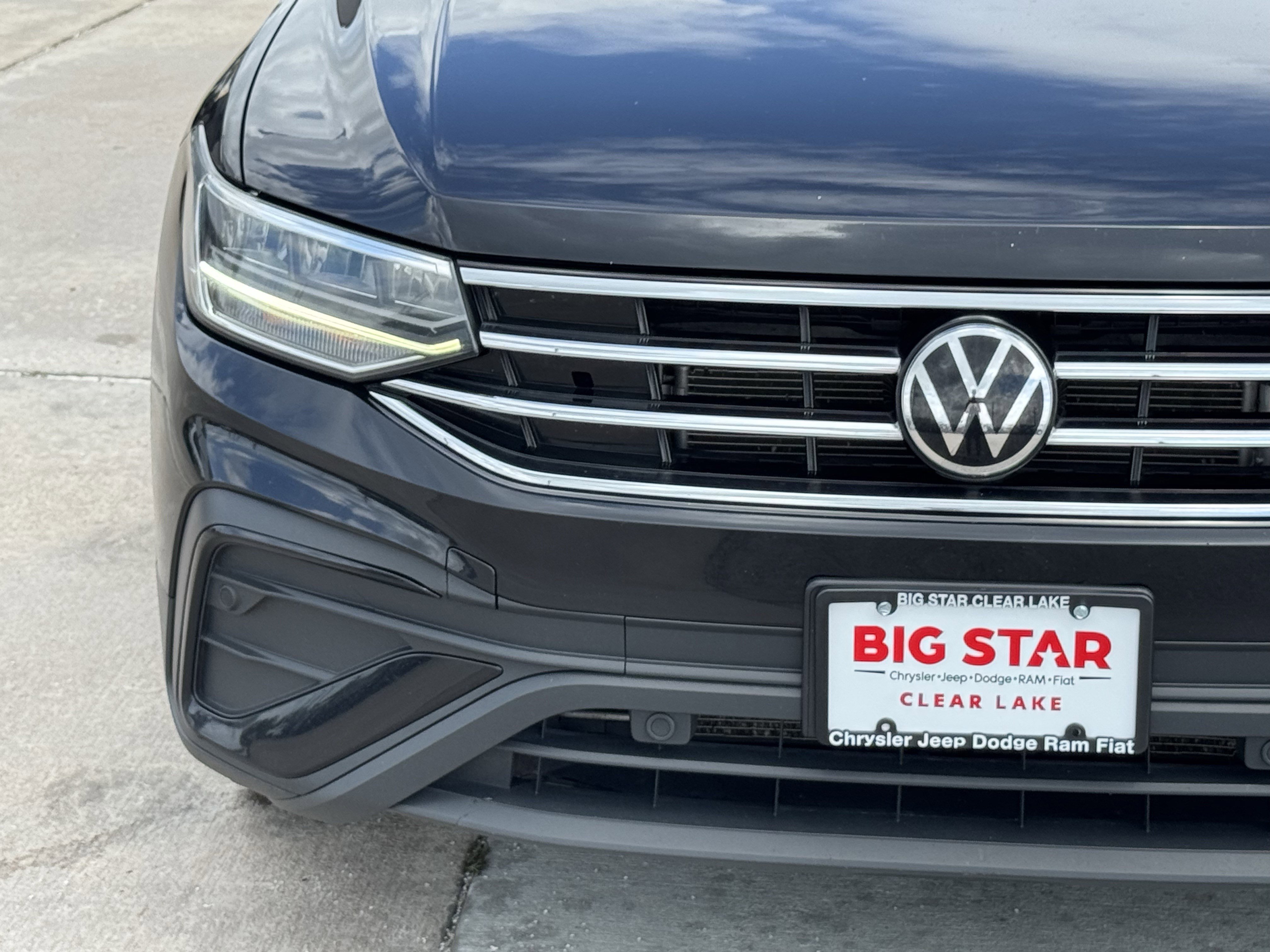 Used 2024 Volkswagen Tiguan SE FWD image 6