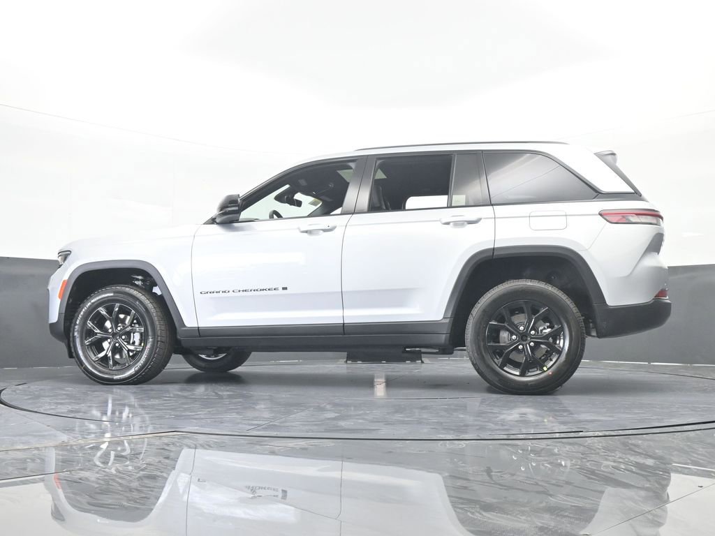 New 2025 Jeep Grand Cherokee Altitude image 51
