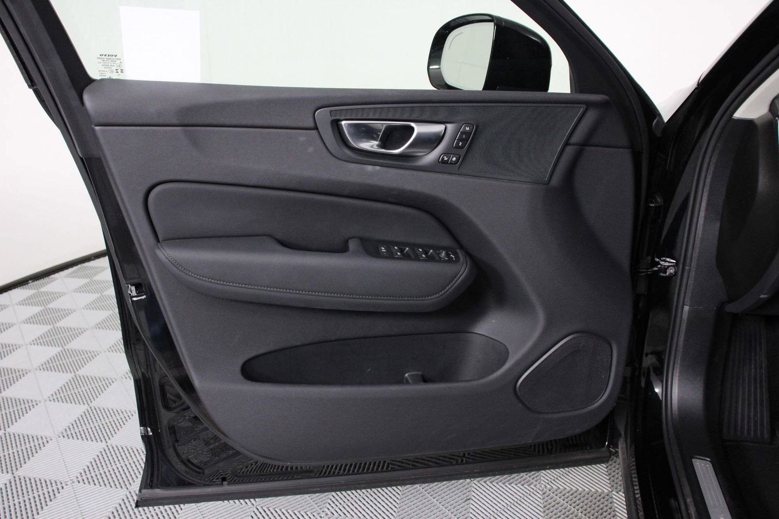 Certified 2026 Volvo XC60 B5 Plus AWD/4WD image 17