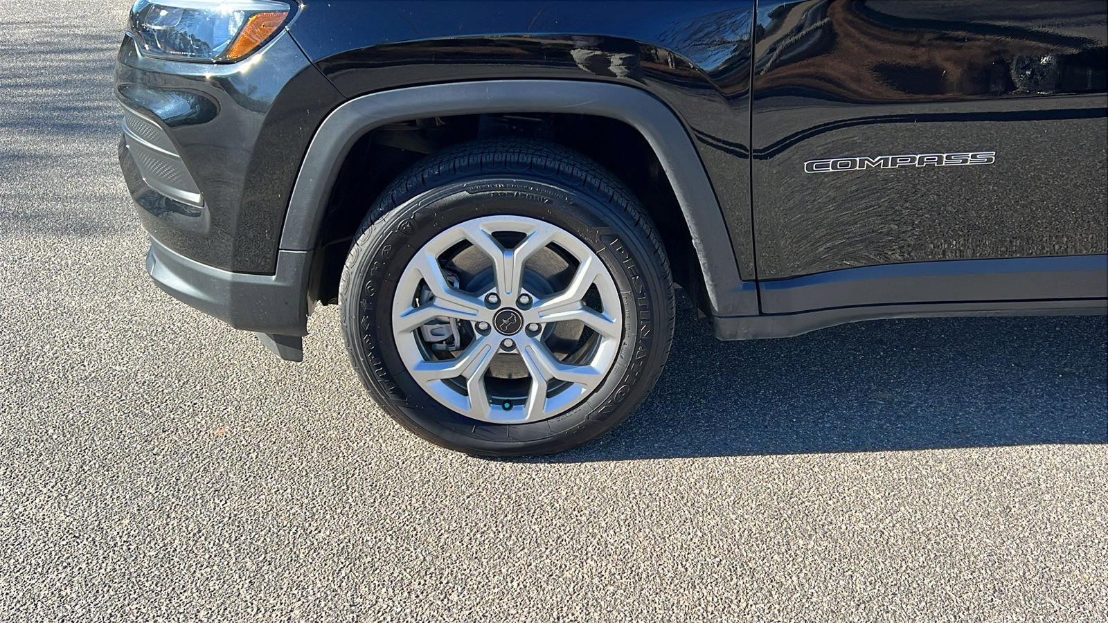 Certified 2025 Jeep Compass Sport image 12