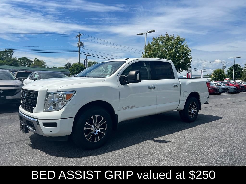 Used 2021 Nissan Titan SV w/ SV Convenience Package AWD/4WD image 7