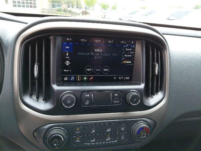 Used 2021 Chevrolet Colorado Z71 AWD/4WD image 16