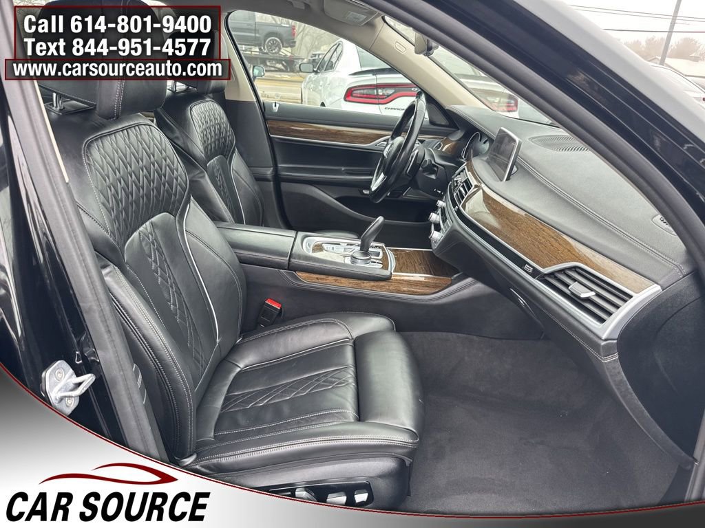 Used 2018 BMW 750i xDrive image 45
