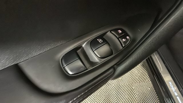 Used 2020 Nissan Rogue Sport SV w/ Technology Package AWD/4WD image 10