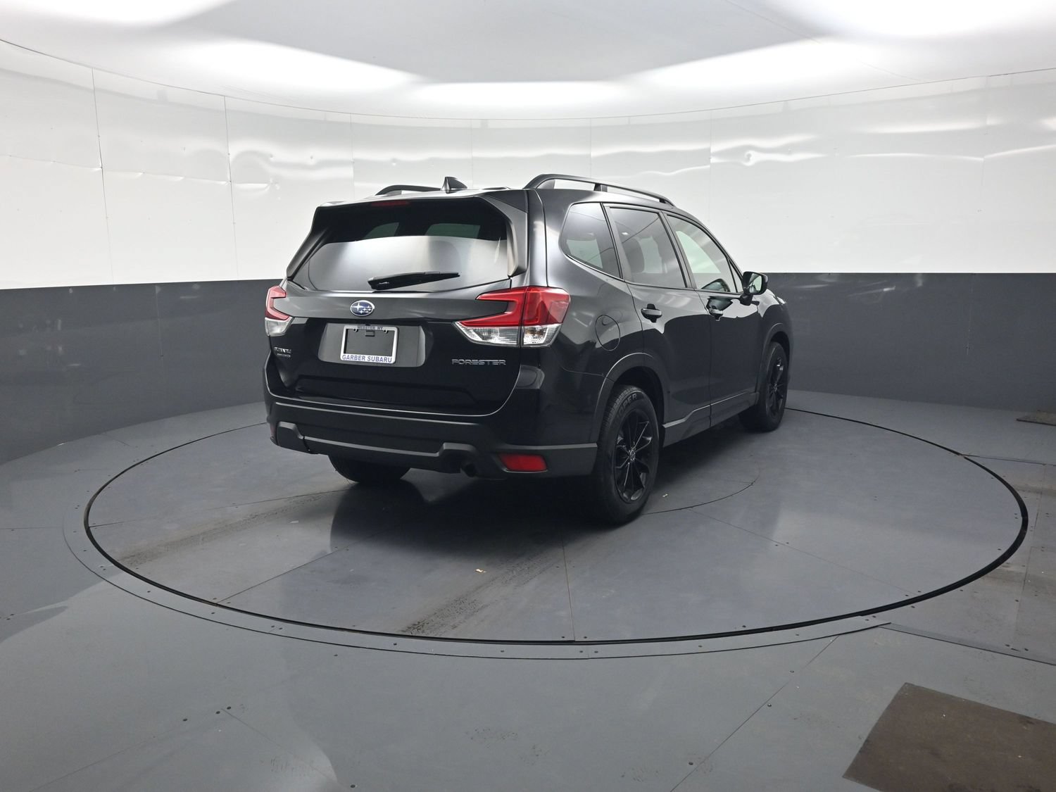 Used 2020 Subaru Forester Premium AWD/4WD image 3