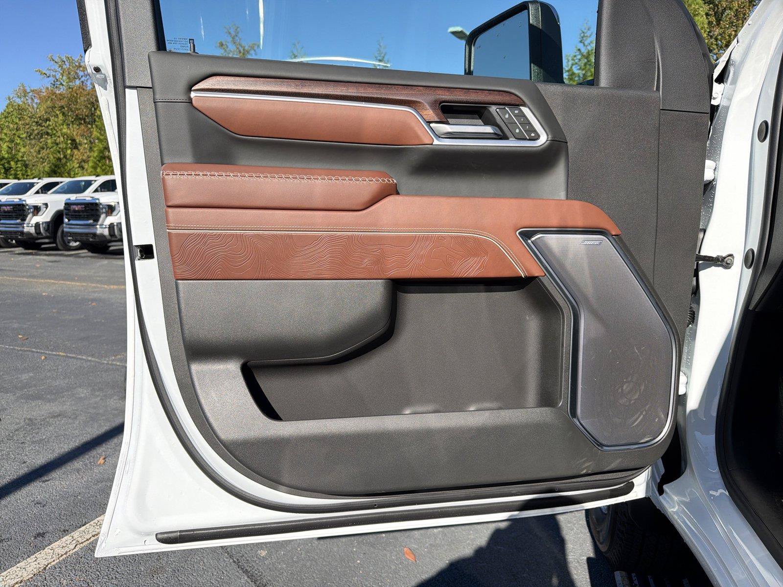 New 2026 GMC Sierra 3500 Denali Ultimate AWD/4WD image 8