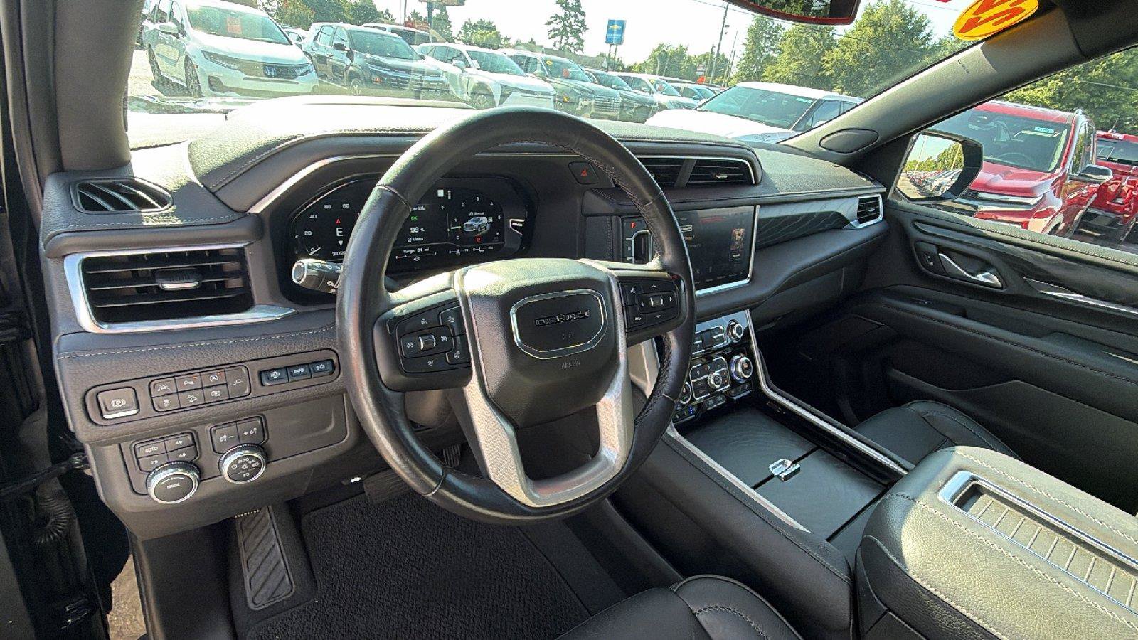 Used 2022 GMC Yukon Denali AWD/4WD image 4