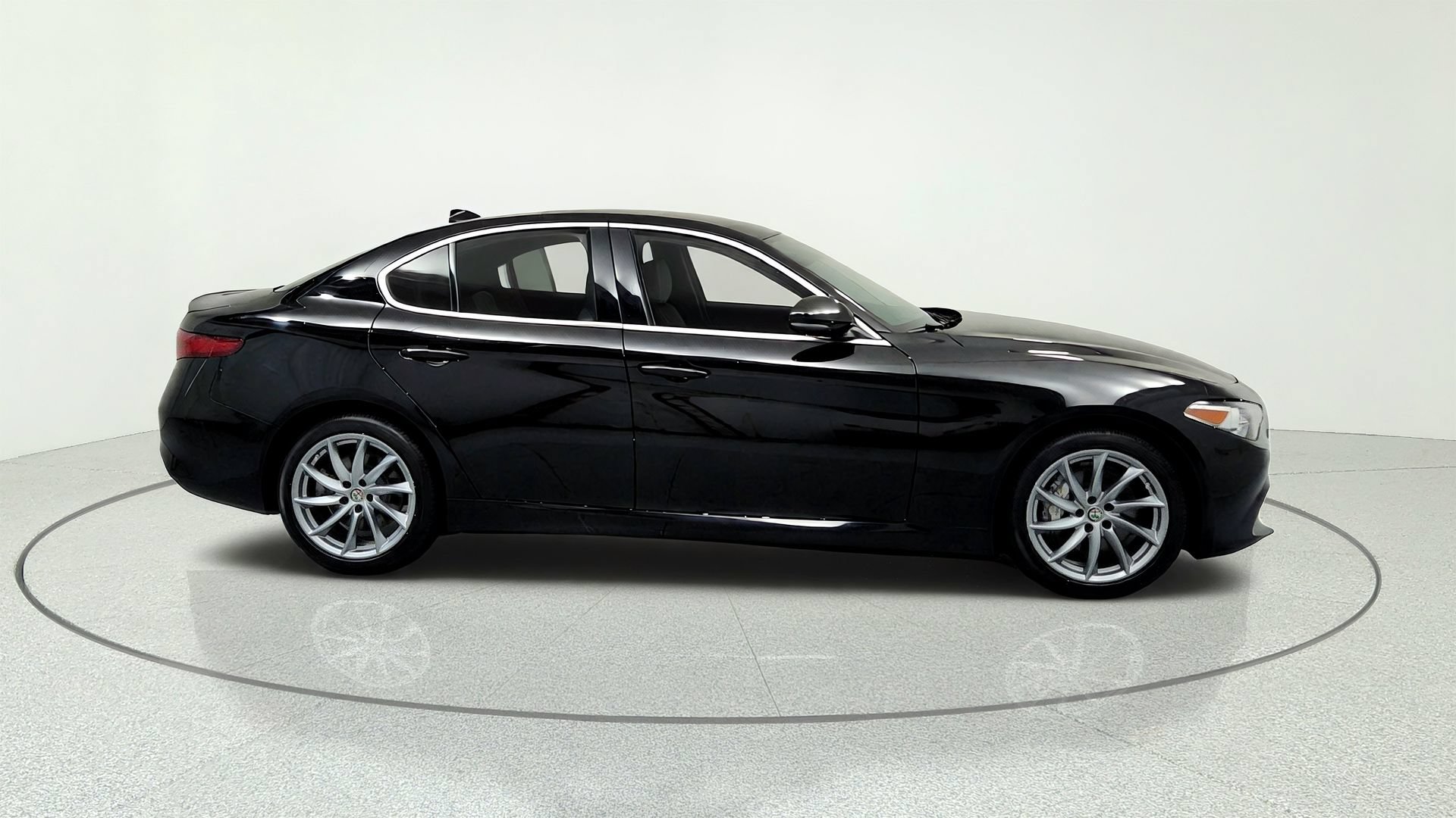 Used 2020 Alfa Romeo Giulia AWD w/ Cold Weather Package image 6