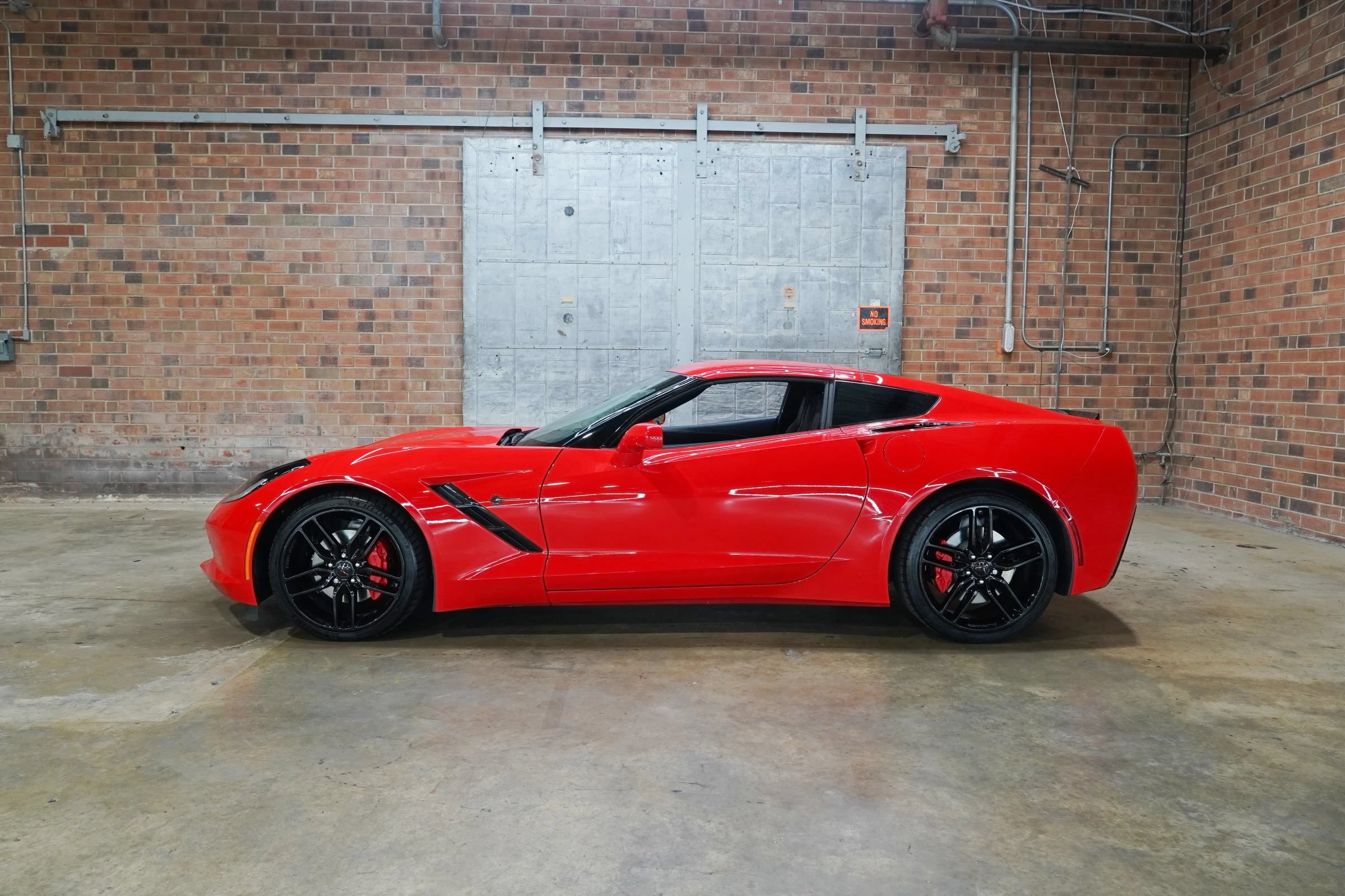 Used 2019 Chevrolet Corvette Stingray Coupe w/ Carbon Flash Badge Package RWD image 1