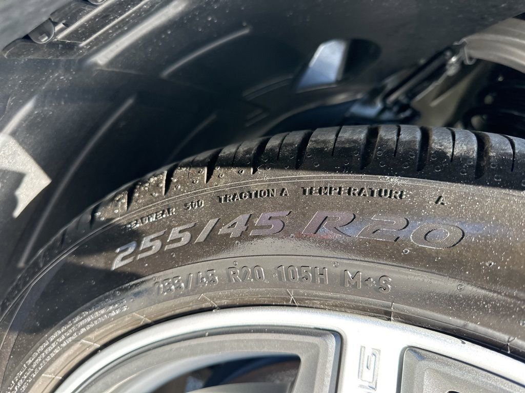 Used 2023 Mercedes-Benz EQE 500 4MATIC SUV w/ Exclusive Trim Package image 34