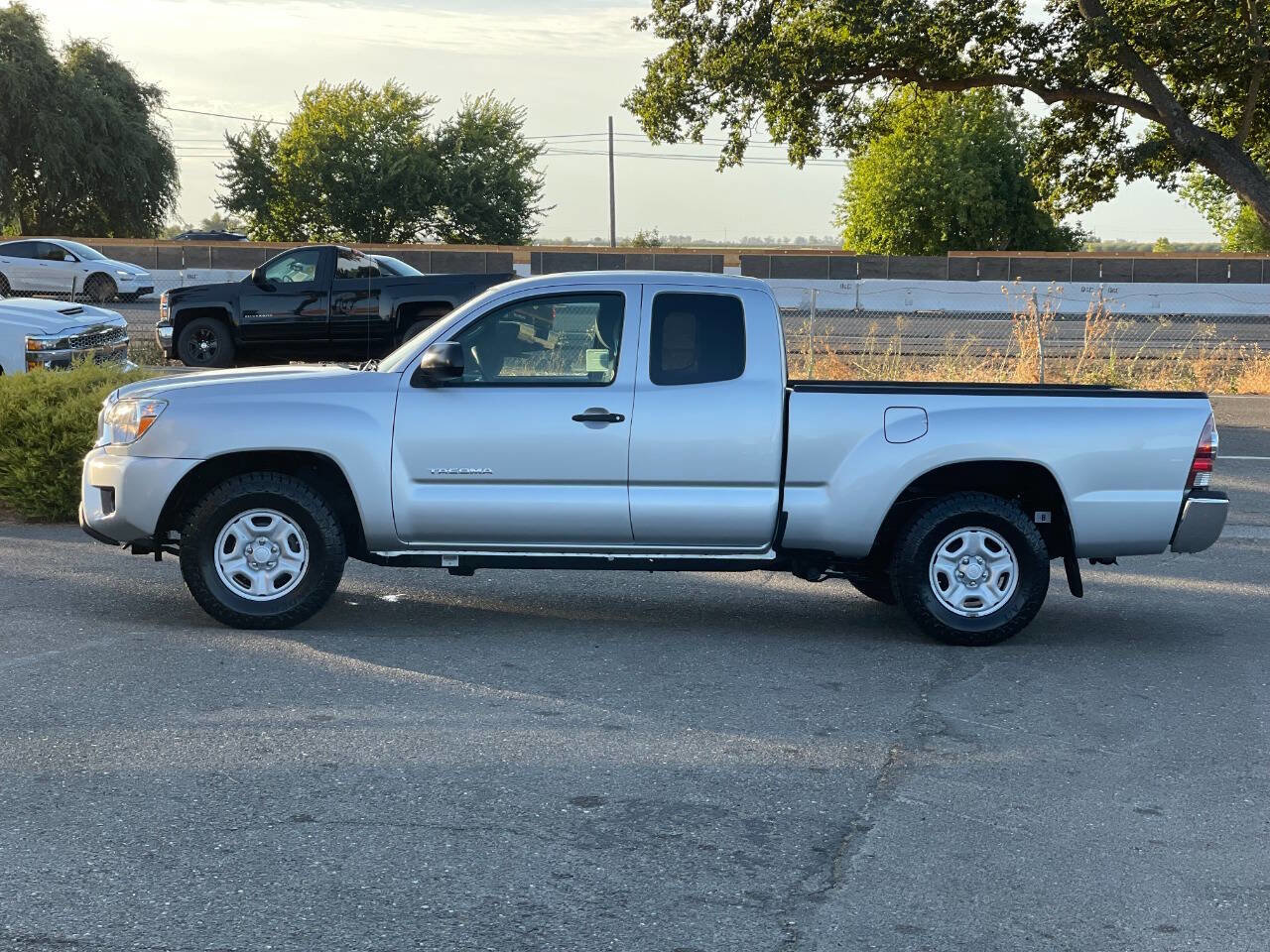 Used 2013 Toyota Tacoma 2WD Access Cab image 3