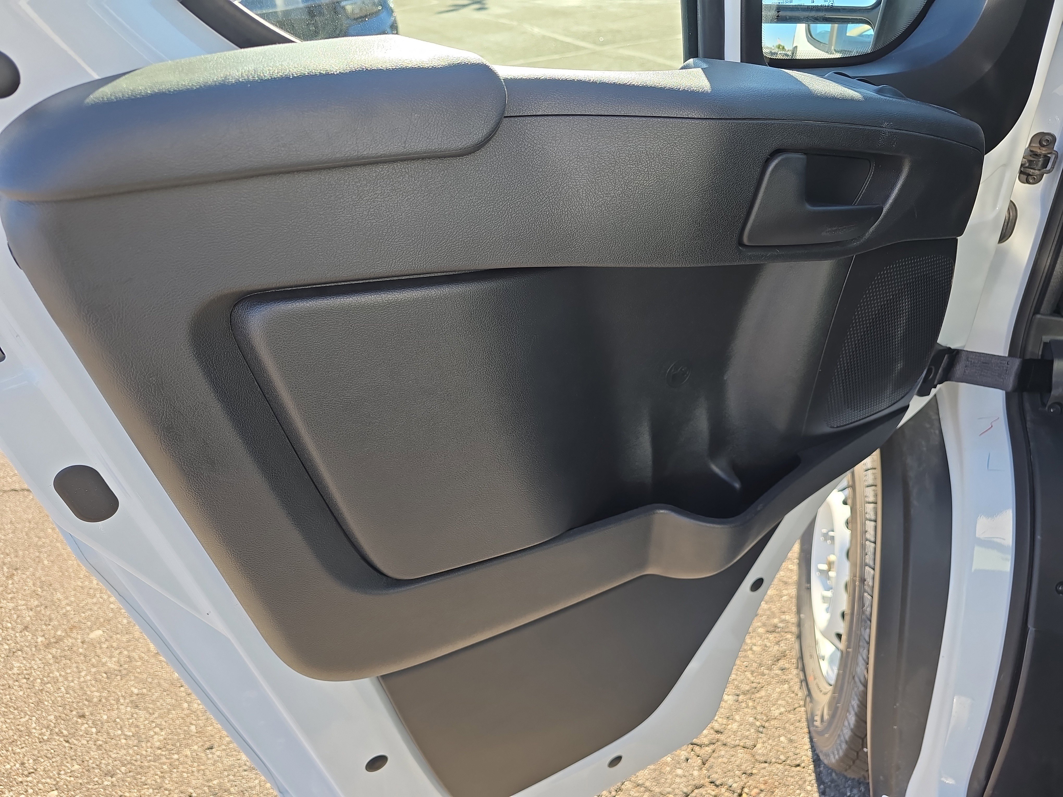 Used 2025 RAM ProMaster 2500 w/ Storage Group image 11