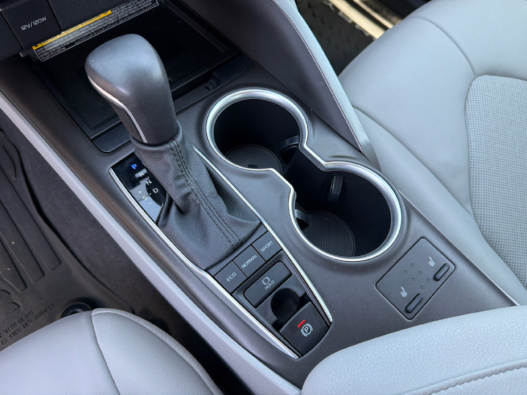 Used 2021 Toyota Camry XLE FWD image 33