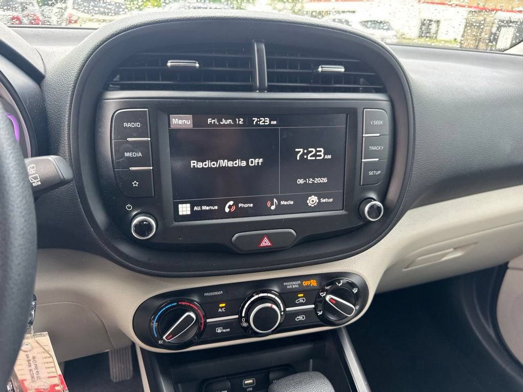 Used 2025 Kia Soul LX w/ LX Technology Package FWD image 8