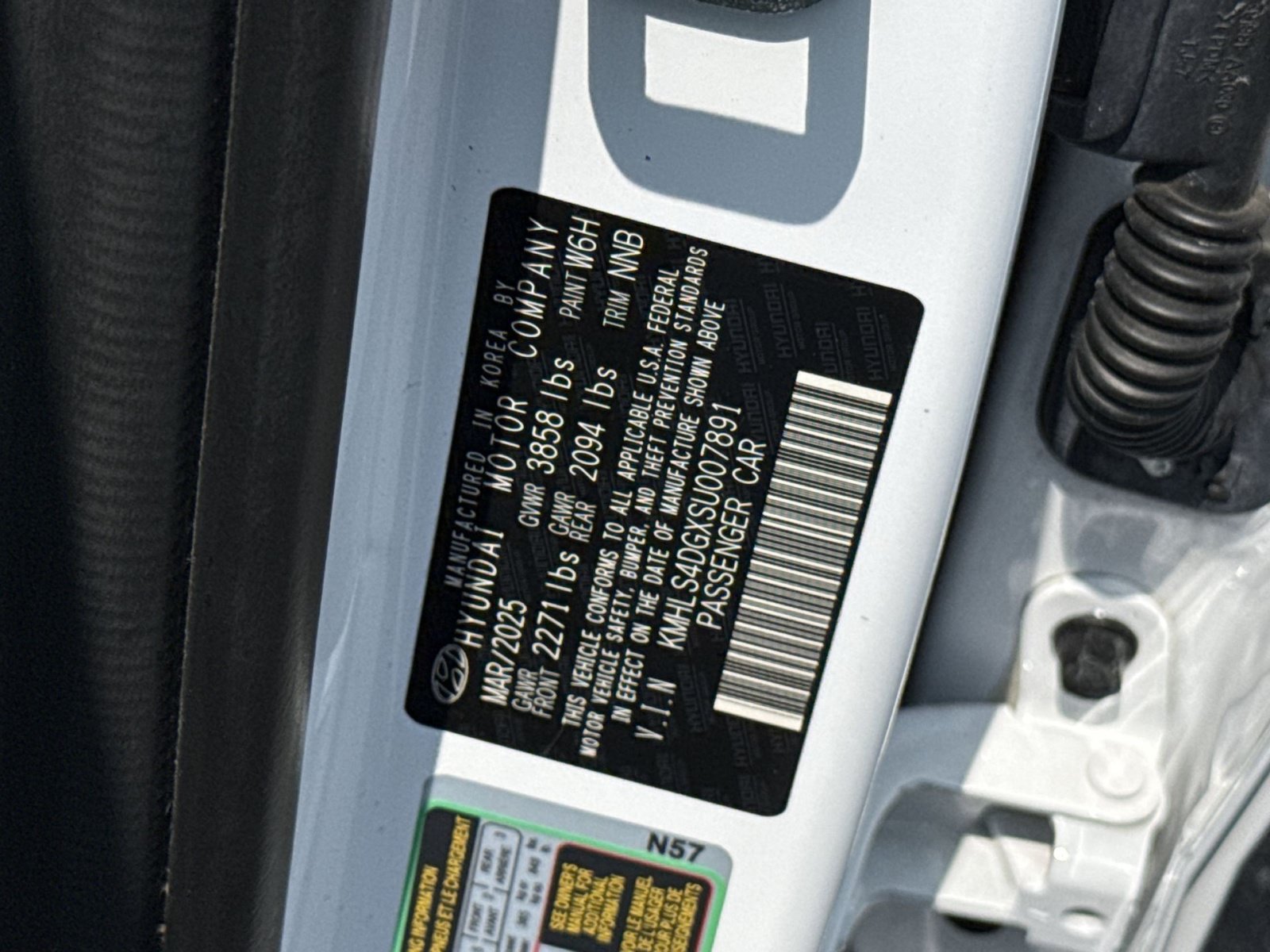 Certified 2025 Hyundai Elantra SEL FWD image 29