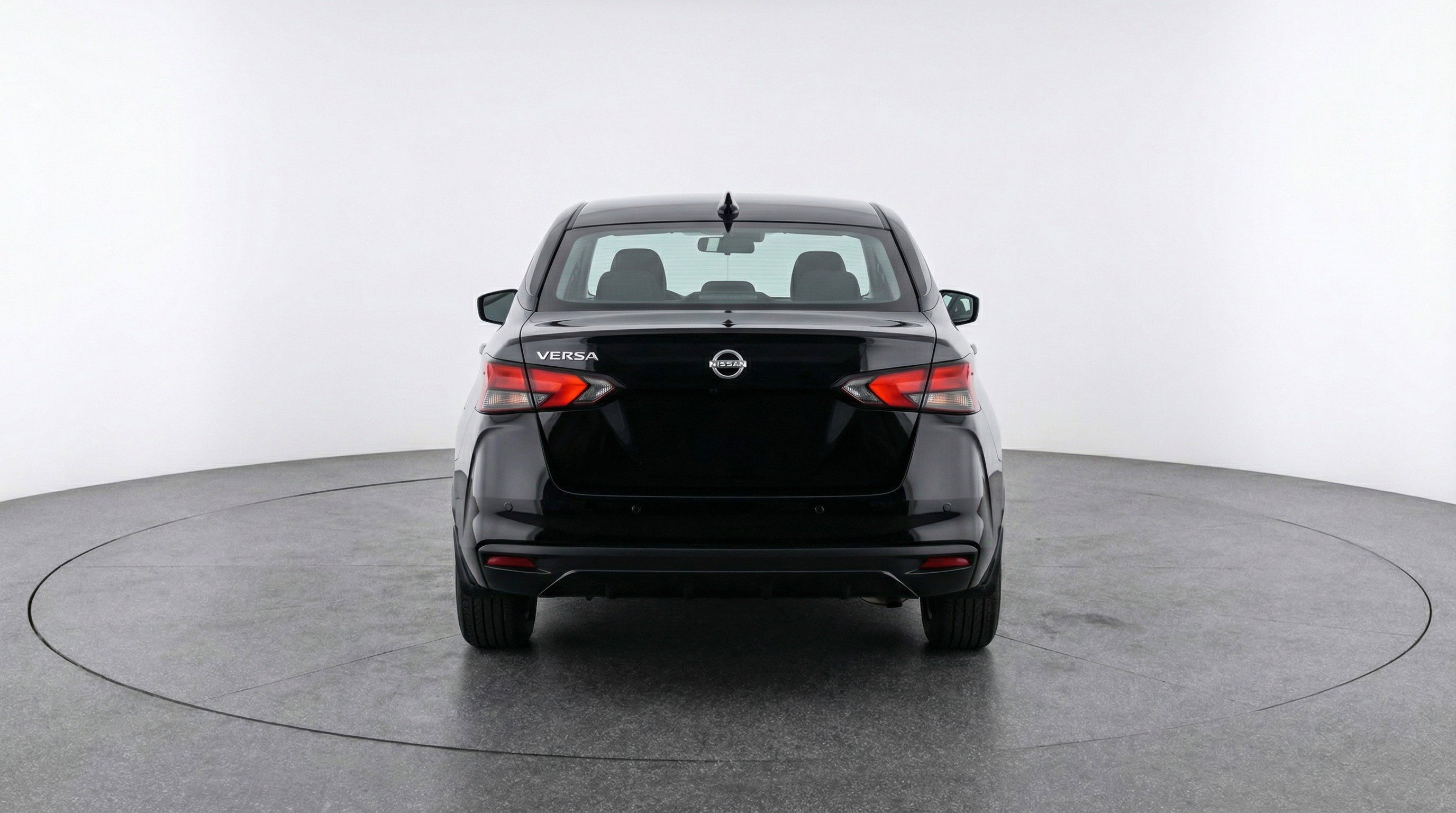 Used 2025 Nissan Versa SV image 7