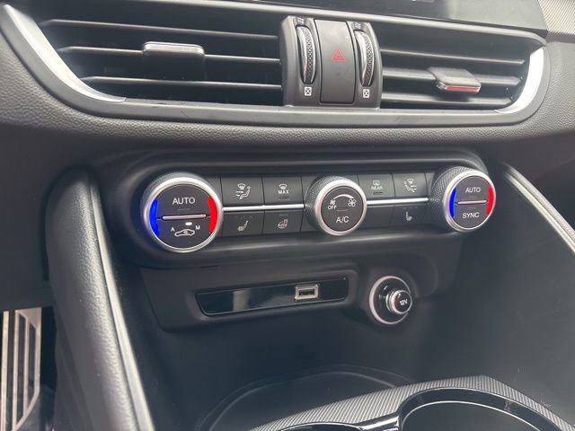 Used 2024 Alfa Romeo Giulia Veloce image 30