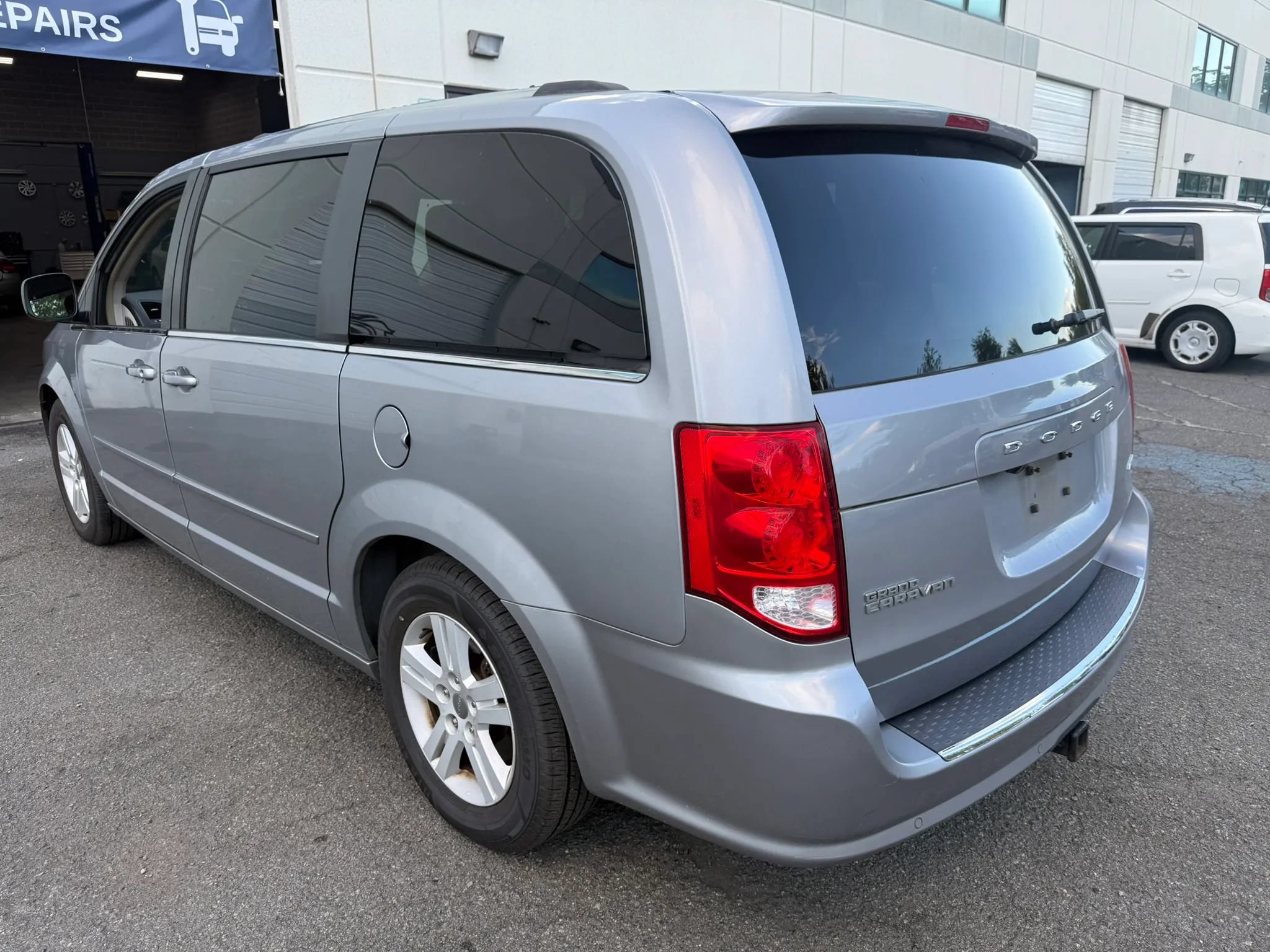 Used 2013 Dodge Grand Caravan Crew w/ Safety Sphere Group FWD image 15