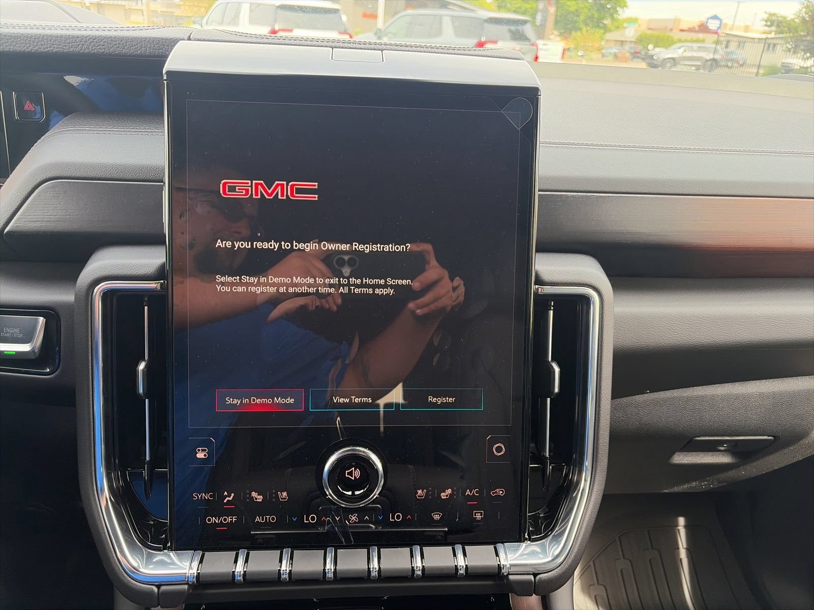 New 2026 GMC Yukon XL Denali w/ Denali Reserve Package AWD/4WD image 15